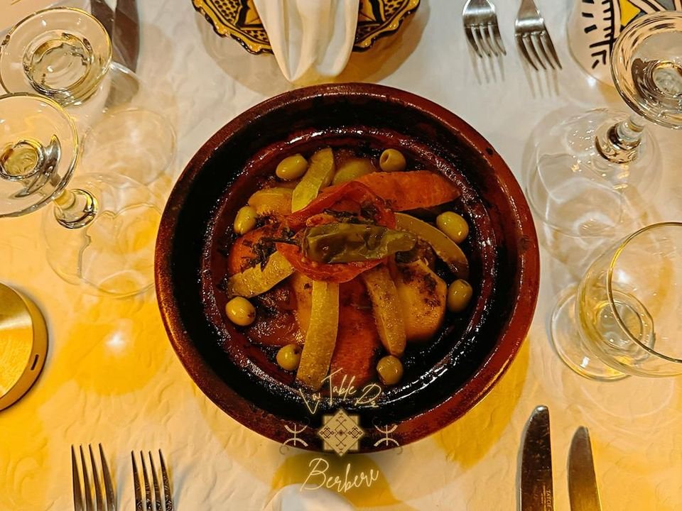 Tagine seen from above, vegetables and olives